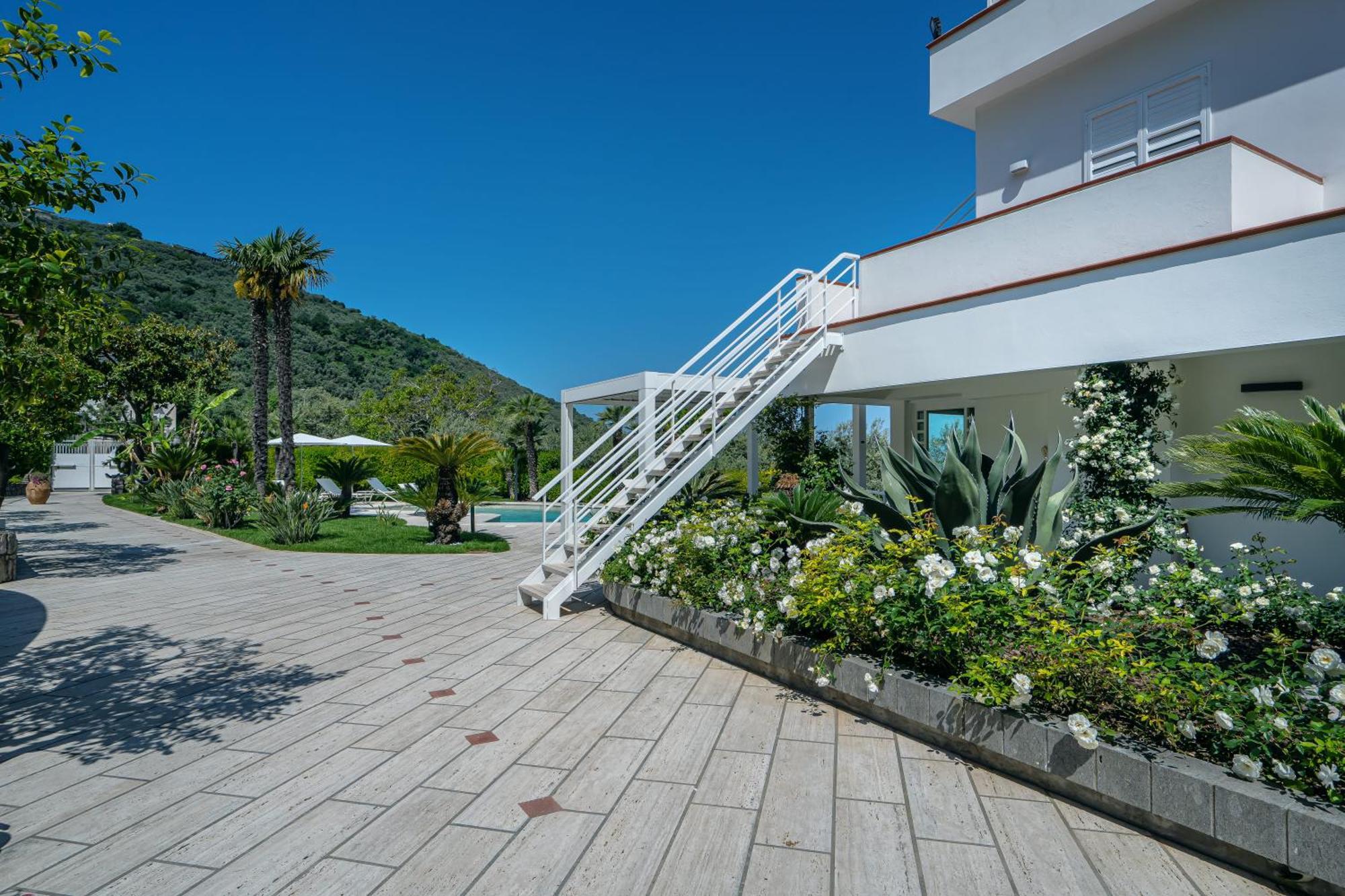 Villagraziosa Вико Екуензе Екстериор снимка